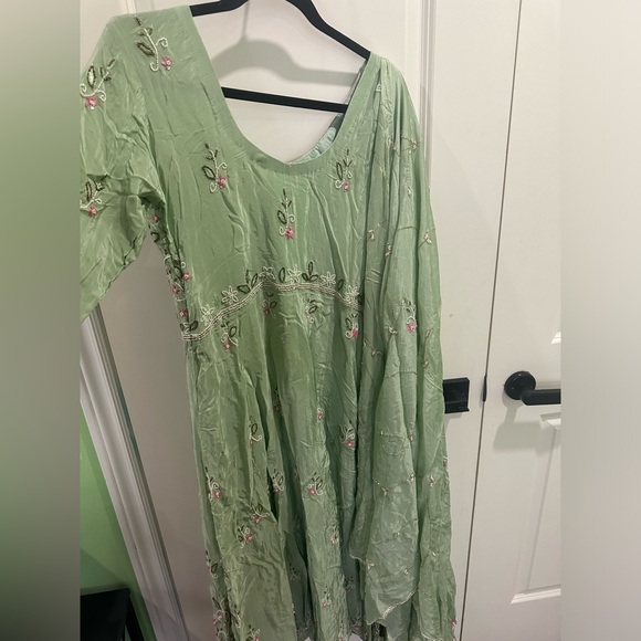 Green anarkali suit - Picture 2 of 3